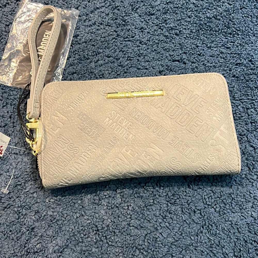 *NEW* Steve Madden Womens Wallet/Wristlet